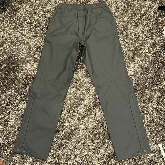 New Under Armour UA StormProof Lined Rain Pants in CastleRock / Black - Picture 3 of 15